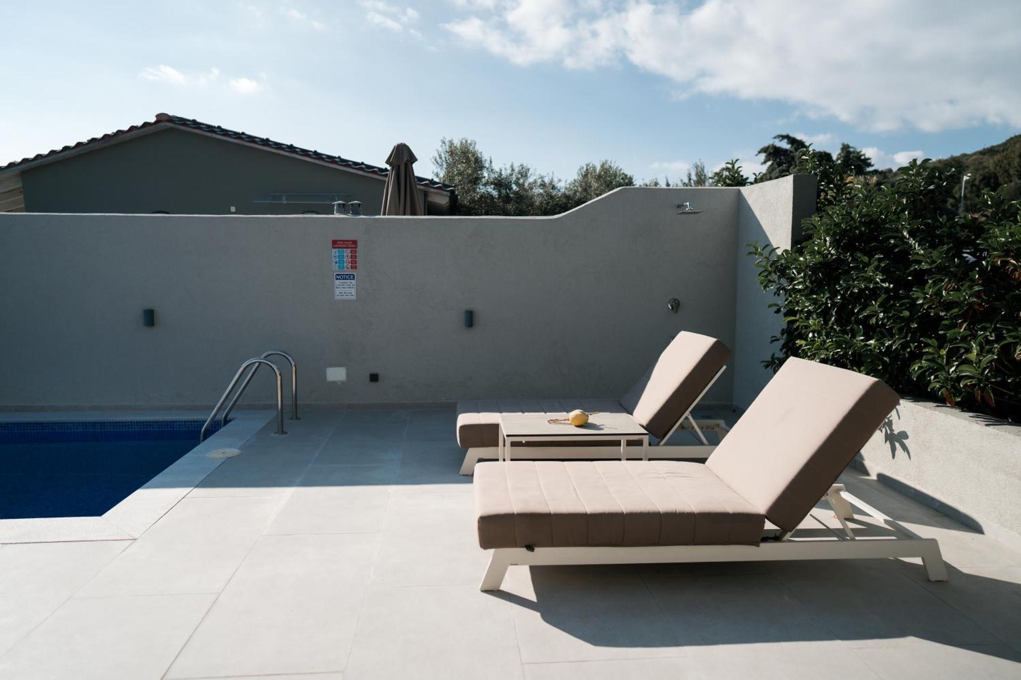 Aegean View Villa Loutra Elevtheron ภายนอก รูปภาพ